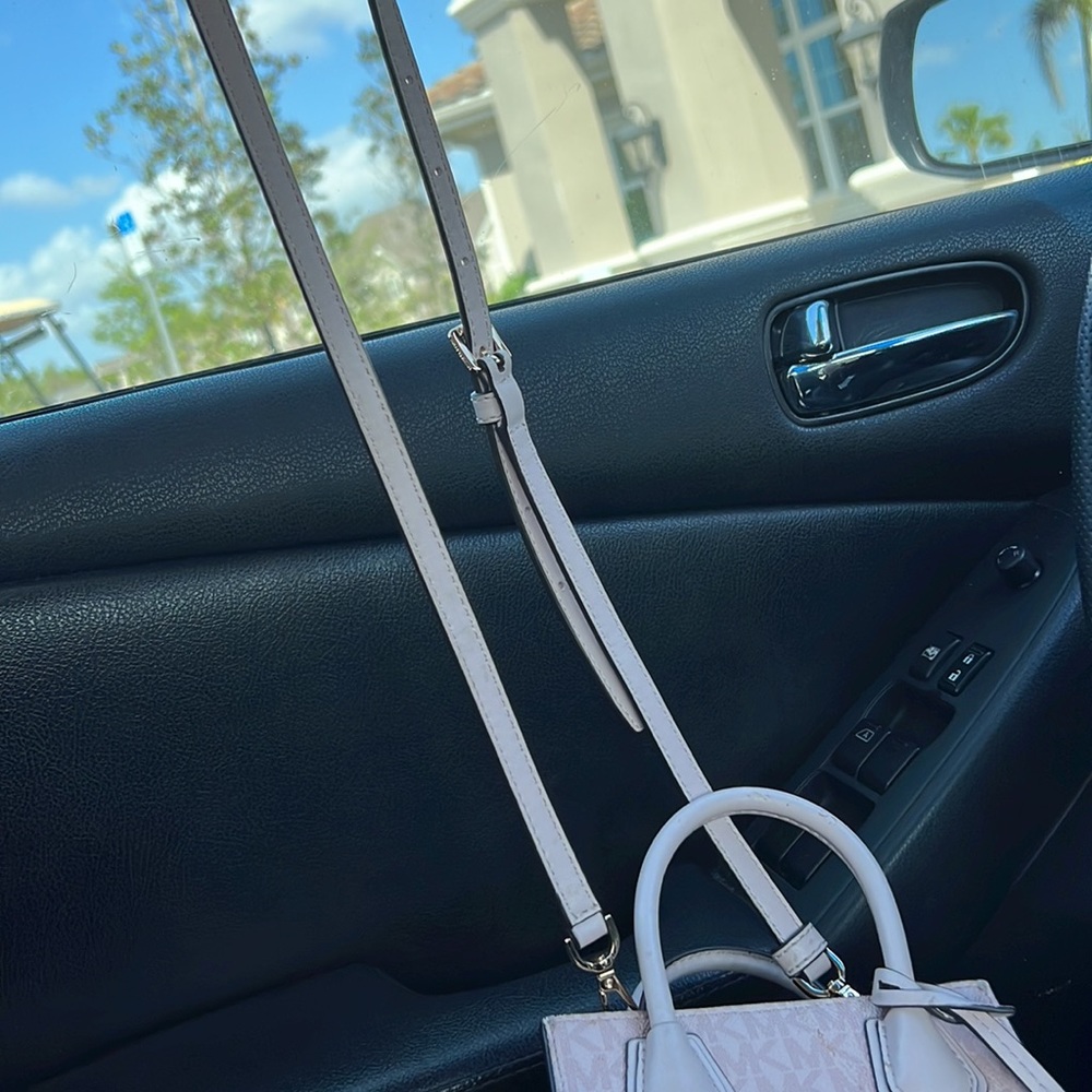 Light pink Mk mini purse - Picture 7 of 7